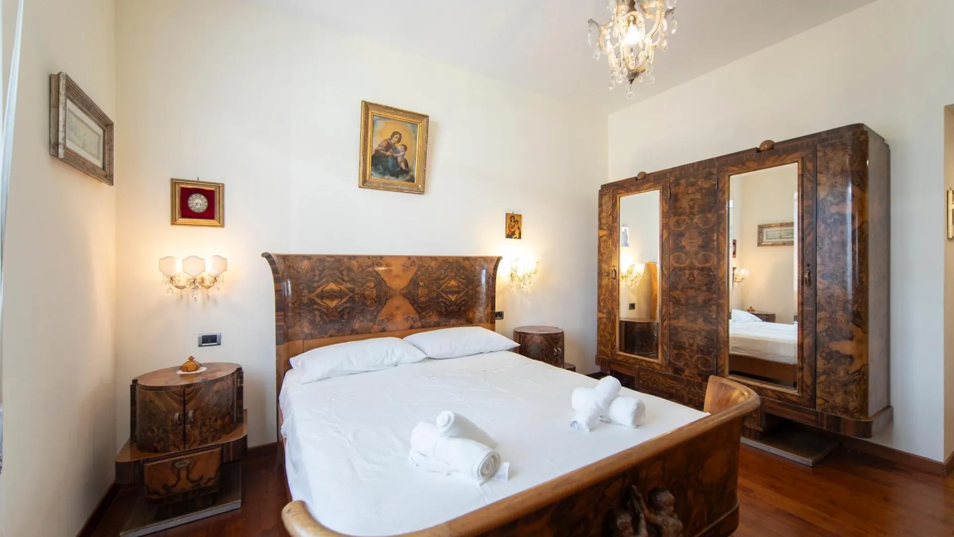 Bright Flat Close To The Centre Florenz Apartment